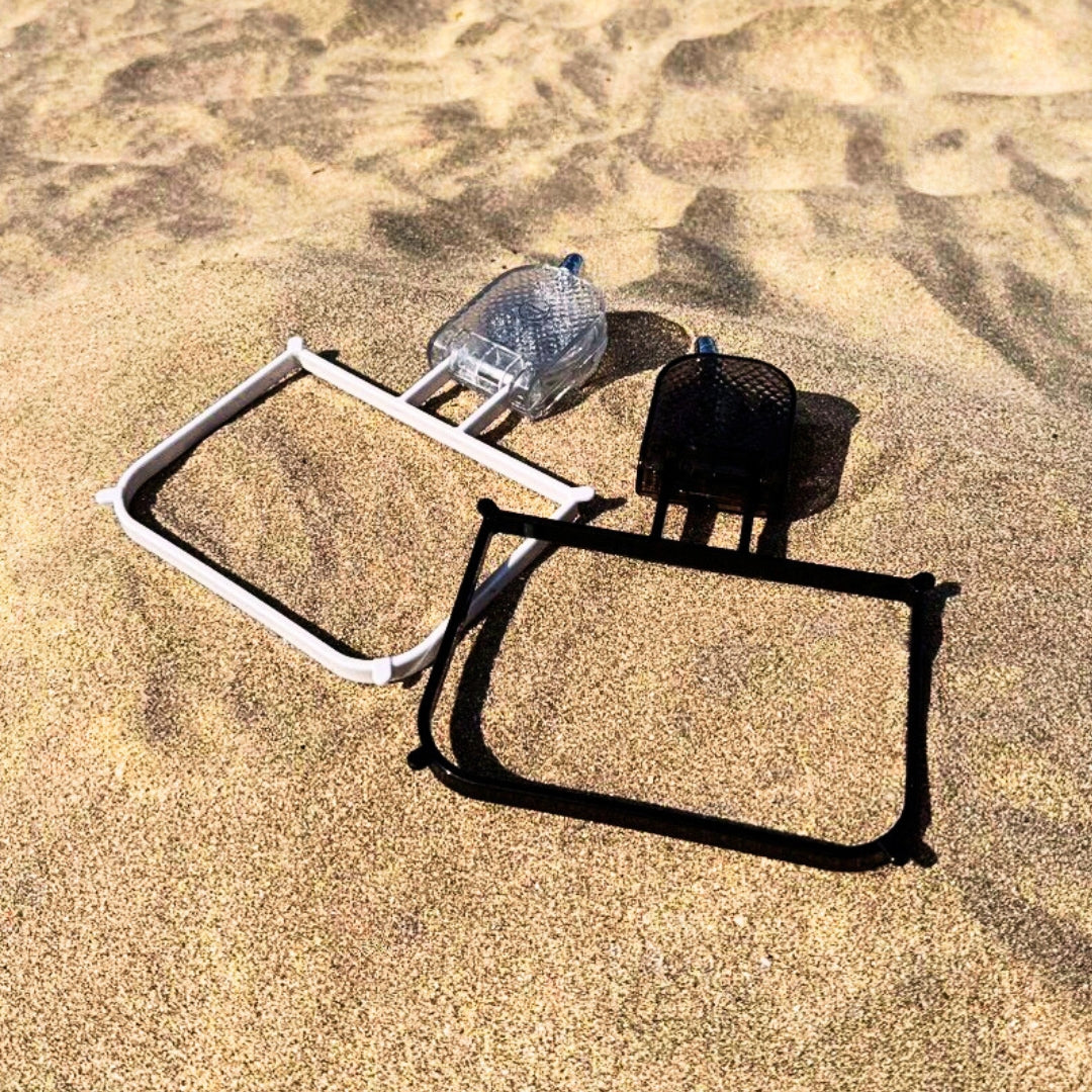 【浮かせて清潔・吸盤式】Claink – 三角コーナーの新提案